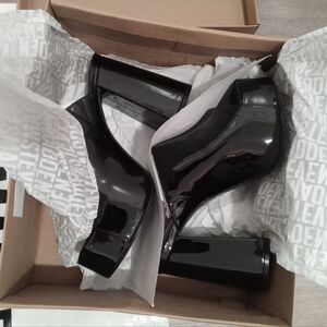 Steve madden Taya black patent 7.0